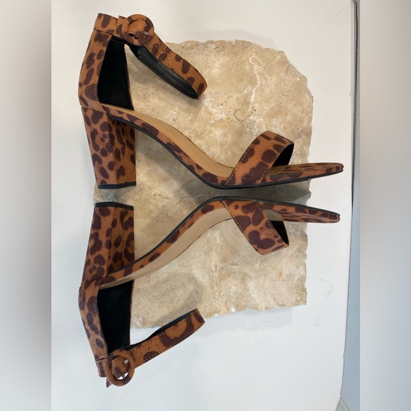 NIB Bamboo Sueded Leopard Print Block High Heel Sandal Sz 10 M - Picture 5 of 11